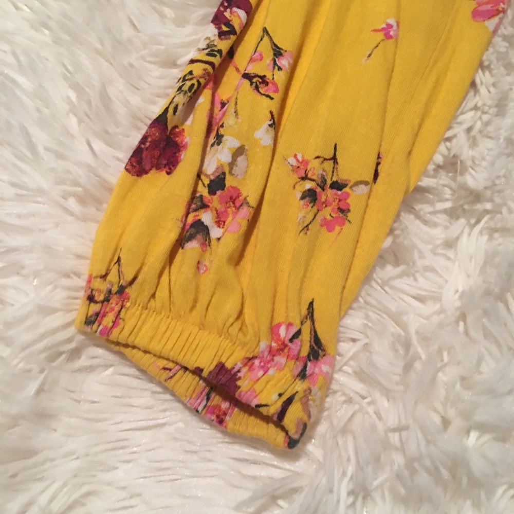 COPY - Floral yellow crop top from H&M - Picture 3 of 7